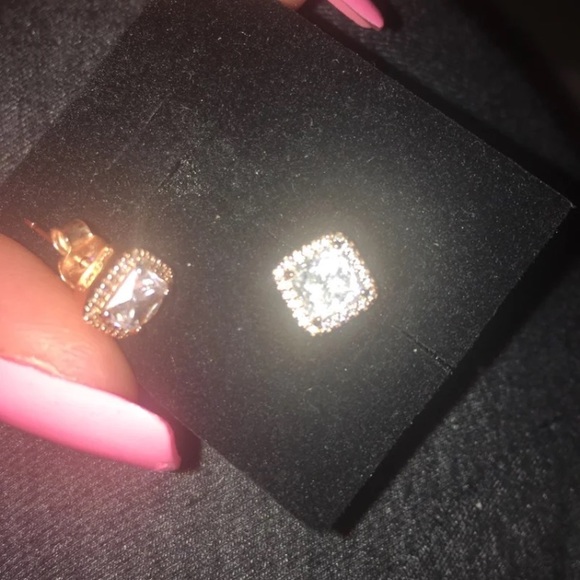 Brand new pandora earrings - Picture 4 of 5